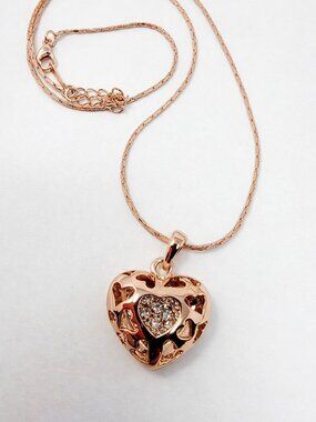 18KRGP Rose Gold Tone Heart Pendant Necklace Crystal Accent